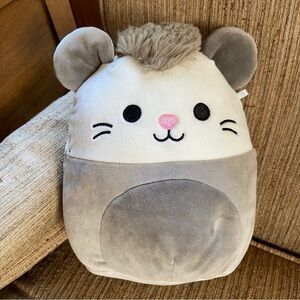 SQUISHMALLOWS Luanne is missing her tags but she’s still a Happy little mouse.